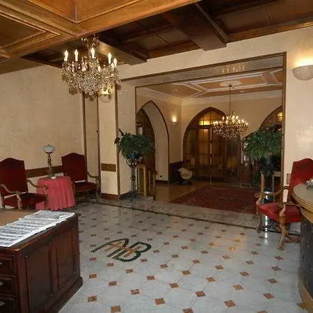 Astoria Hotell 4*